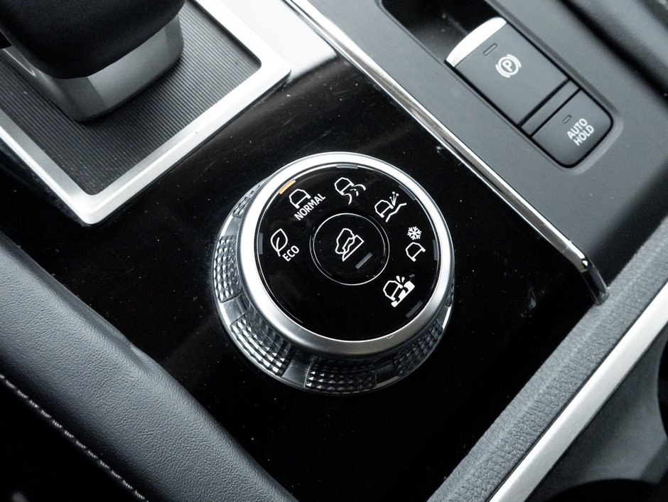 2022 Mitsubishi Outlander LE S-AWC   CPO FINANCE RATES FOR AS LOW AS 0.90%-16