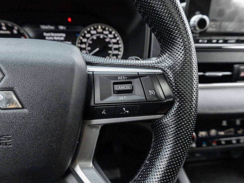 Mitsubishi Outlander SE S-AWC CPO FINANCE RATES FOR AS LOW AS 0.90% 2022-9
