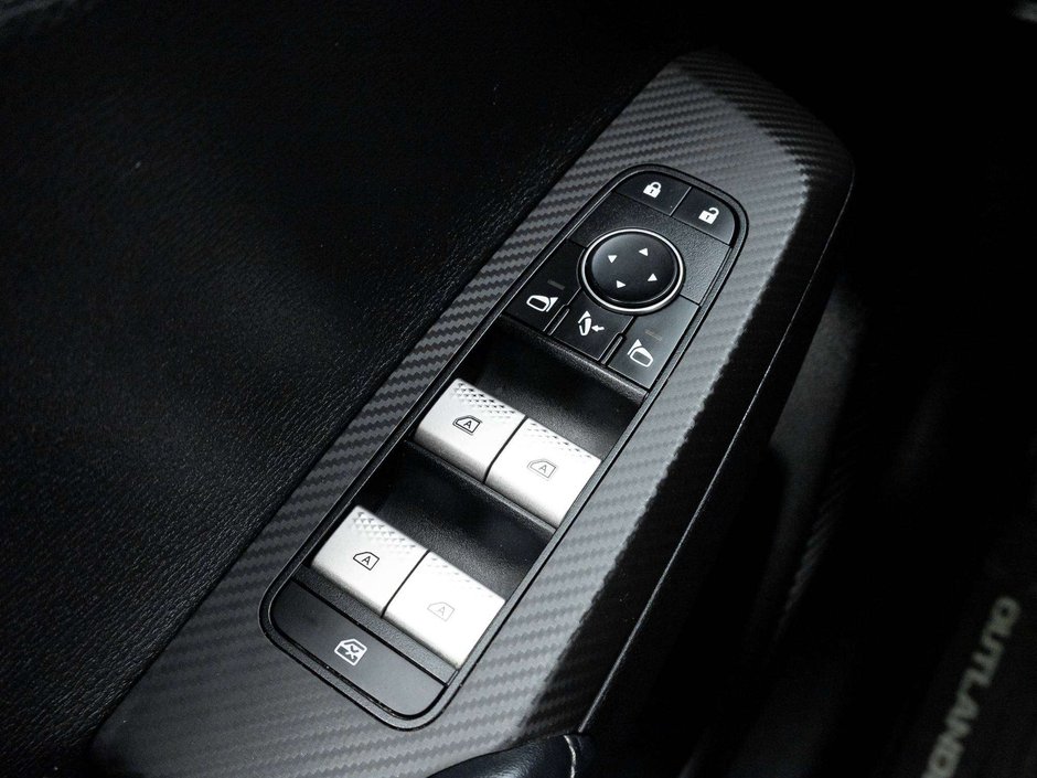 Mitsubishi Outlander SE S-AWC CPO FINANCE RATES FOR AS LOW AS 0.90% 2022-11