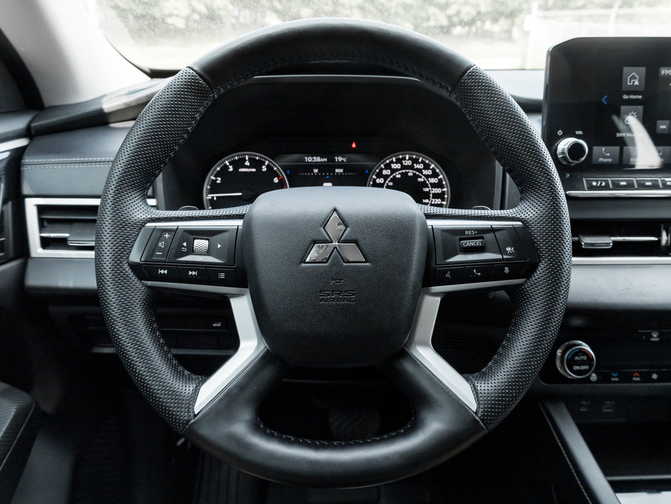 Mitsubishi Outlander LE Premium S-AWC CPO FINANCE RATES AS LOW AS 0.90% 2023-7