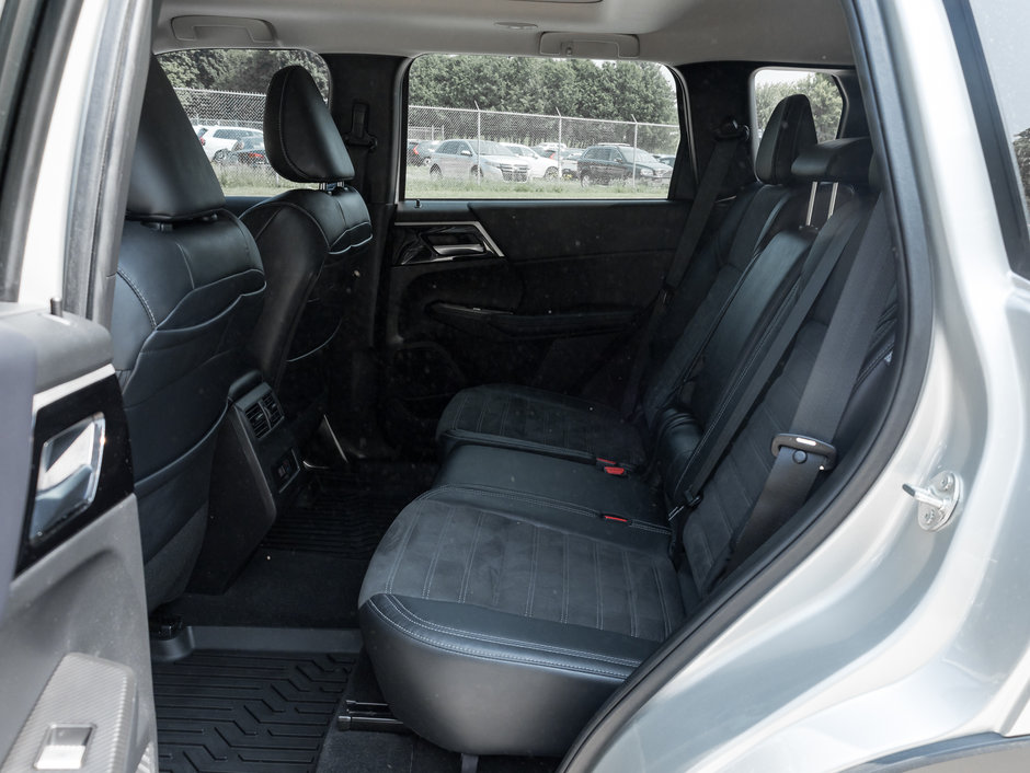 Mitsubishi Outlander LE Premium S-AWC CPO FINANCE RATES AS LOW AS 0.90% 2023-22