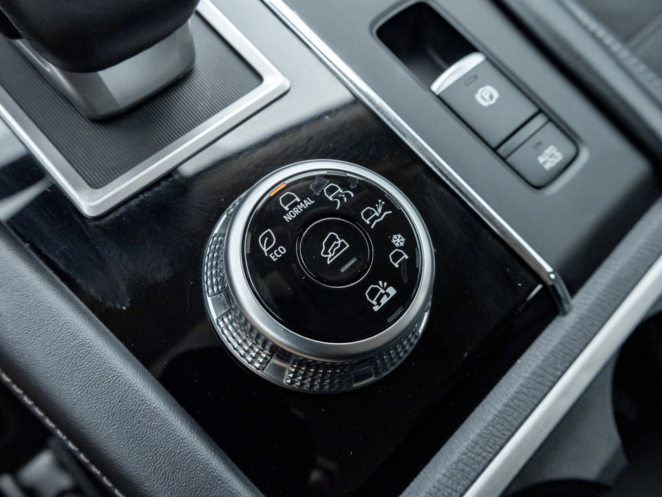Mitsubishi Outlander LE Premium S-AWC CPO FINANCE RATES AS LOW AS 0.90% 2023-15