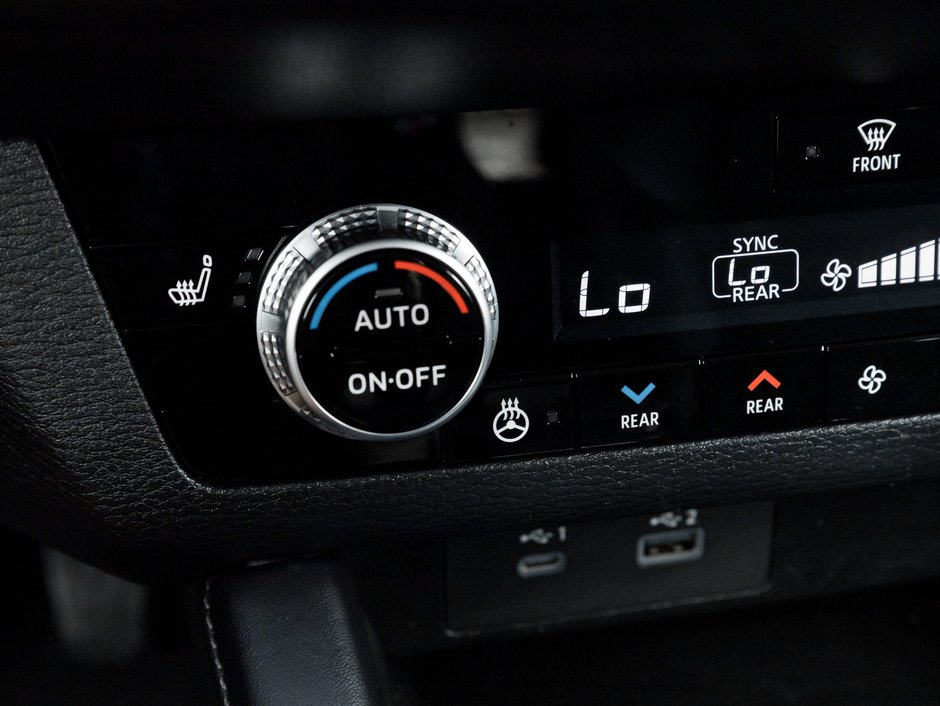 2023 Mitsubishi Outlander LE S-AWC CPO  FINANCE RATES FOR AS LOW AS 0.9%-18