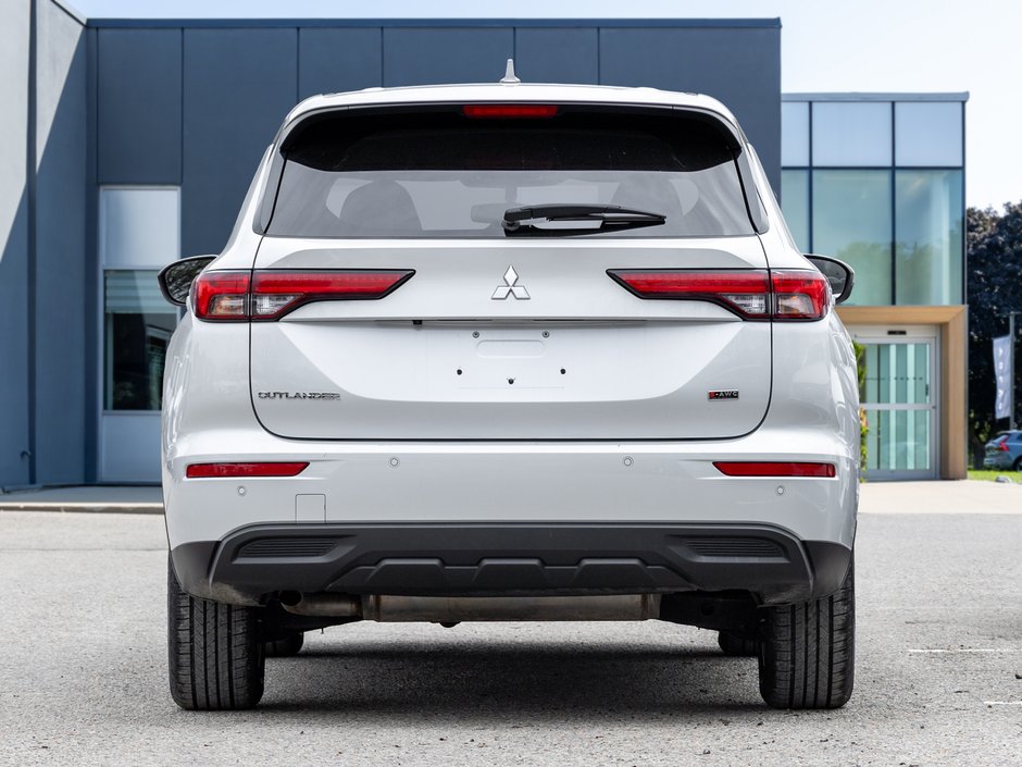 Mitsubishi Outlander ES S-AWC CPO FINANCE RATES FOR AS LOW AS 0.90% 2023-5