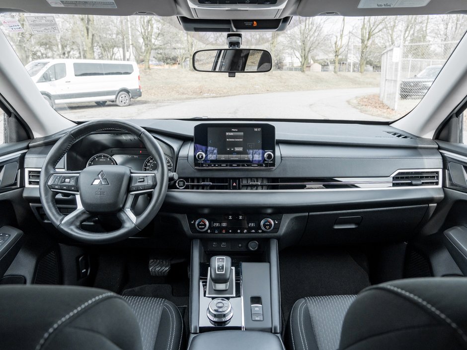 2024 Mitsubishi Outlander SE S-AWC CPO FINANCE RATES FOR AS LOW AS 0.90%-22