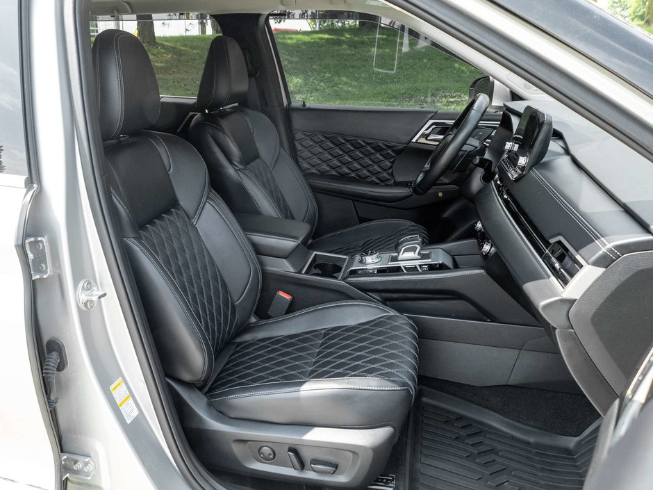 Mitsubishi Outlander GT 2024-23
