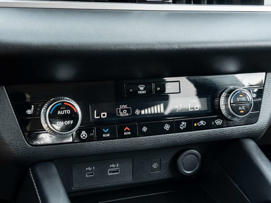 2024 Mitsubishi Outlander LE S-AWC   CPO FINANCE RATES FOR AS LOW AS 0.90%-16