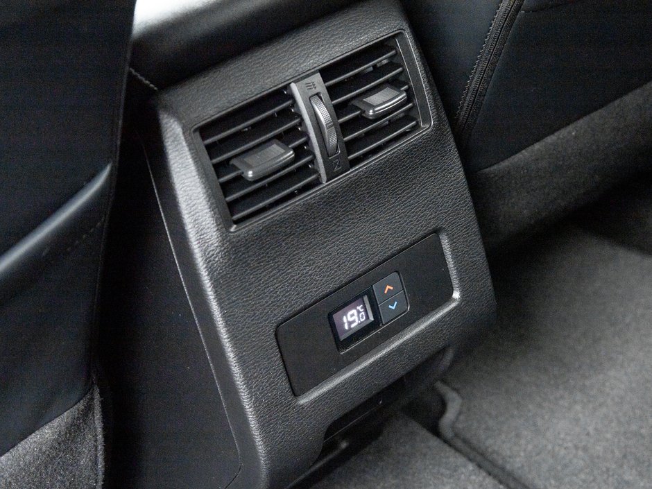 Mitsubishi Outlander LE S-AWC   CPO FINANCE RATES FOR AS LOW AS 0.90% 2024-21