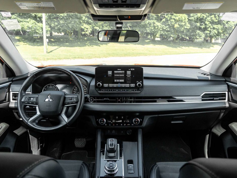 2024 Mitsubishi Outlander LE S-AWC   CPO FINANCE RATES FOR AS LOW AS 0.90%-23