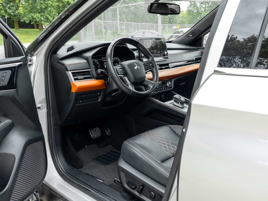 2024 Mitsubishi Outlander GT Premium S-AWC CPO FINANCE RATES FOR 0.90%-6