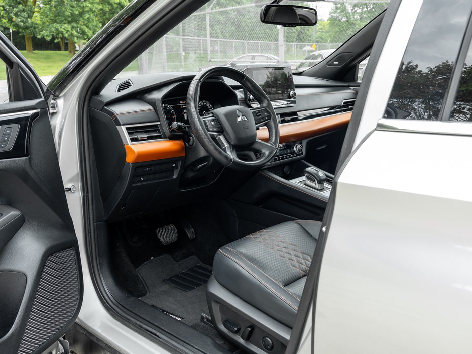 2024 Mitsubishi Outlander GT Premium S-AWC CPO FINANCE RATES FOR 0.90%-6