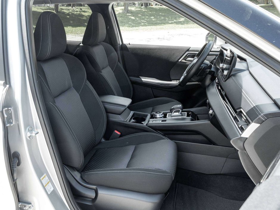2024 Mitsubishi Outlander ES-17