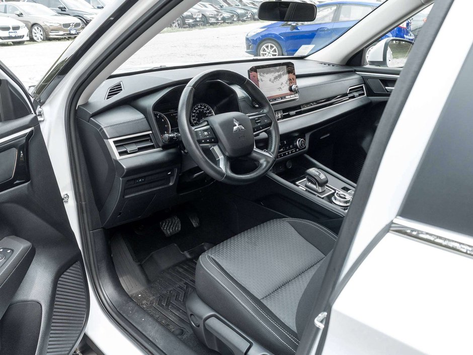 Mitsubishi Outlander SE S-AWC CPO FINANCE RATES FOR AS LOW AS 0.90% 2024-6