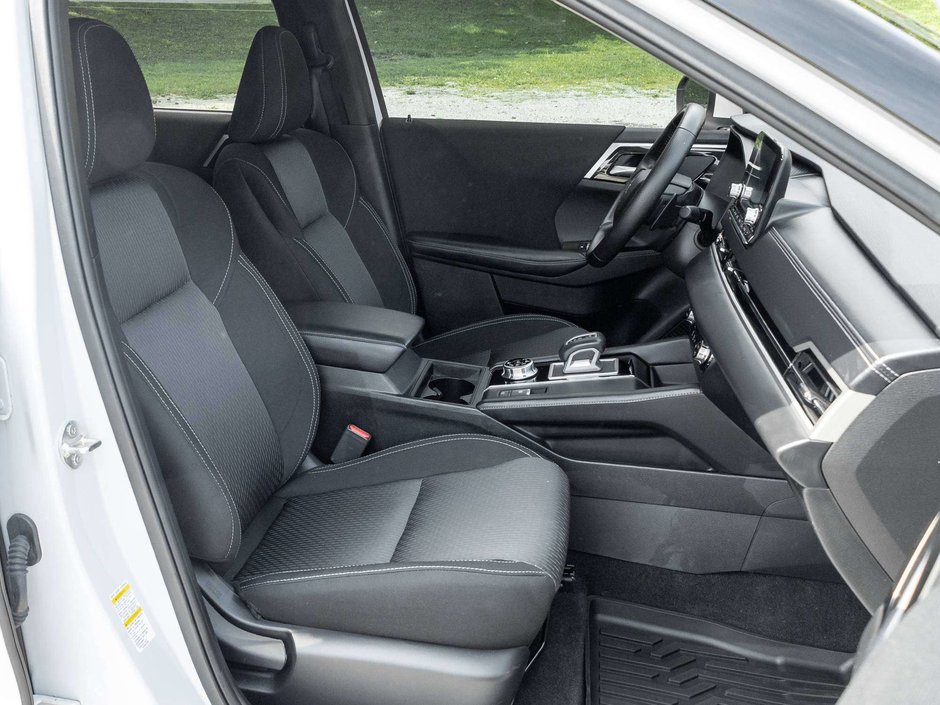 2024 Mitsubishi Outlander ES-14