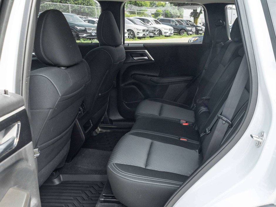 2024 Mitsubishi Outlander ES-15