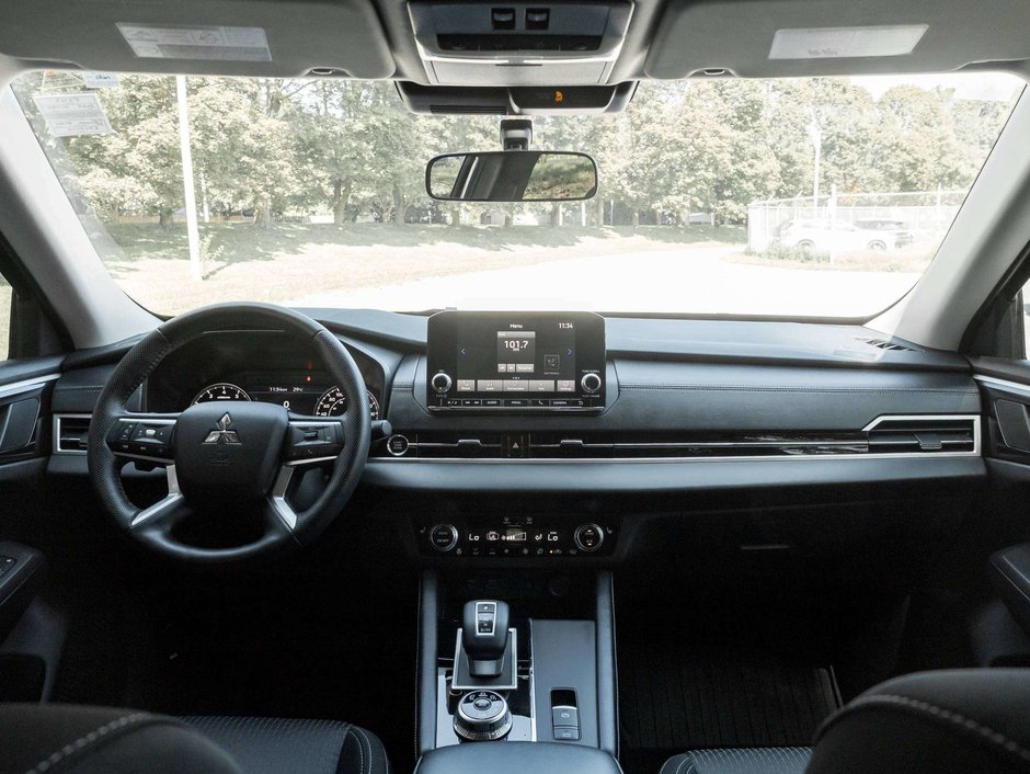2024 Mitsubishi Outlander SE S-AWC CPO FINANCE RATES FOR AS LOW AS 0.90%-21