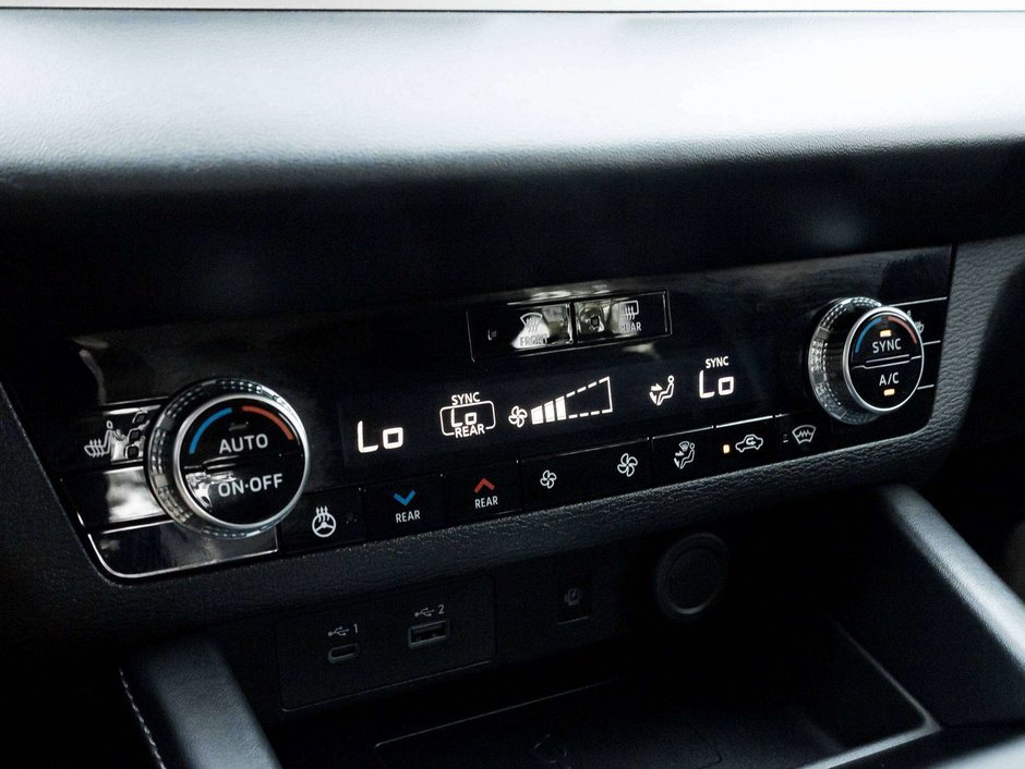 2024 Mitsubishi Outlander SE S-AWC CPO FINANCE RATES FOR AS LOW AS 0.90%-16