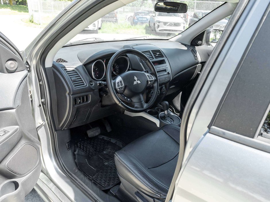 Mitsubishi RVR SE  TRADE IN  AS IS  AS TRADED 2013-6