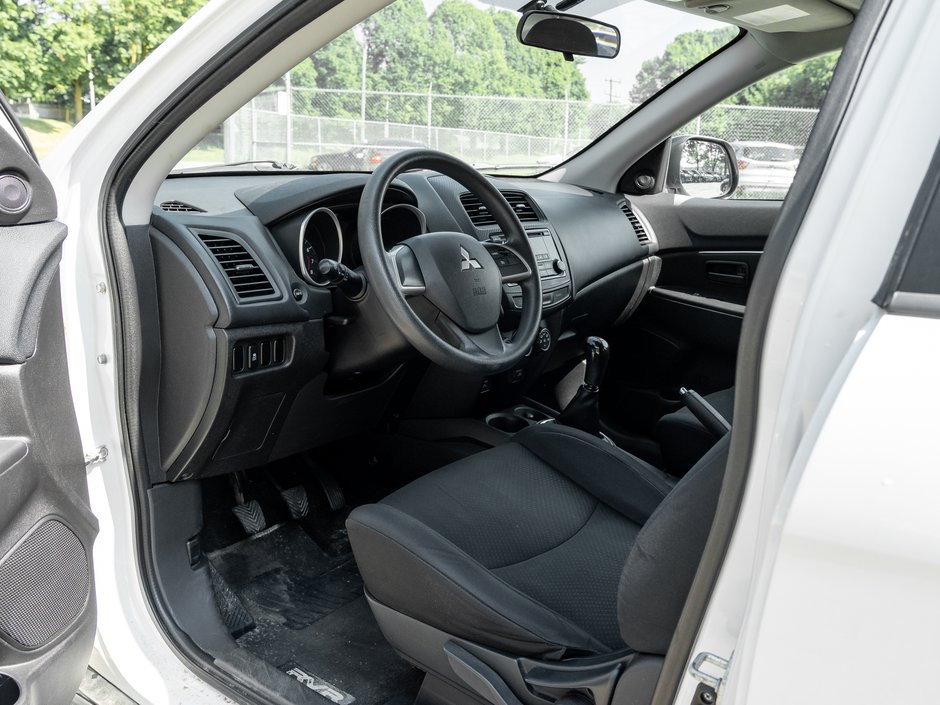 2015 Mitsubishi RVR 2WD 4dr Manual ES   AS IS-6