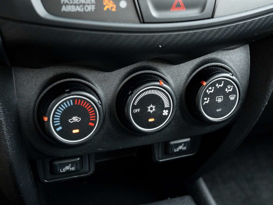 Mitsubishi RVR 2WD 4dr Manual ES   AS IS 2015-14
