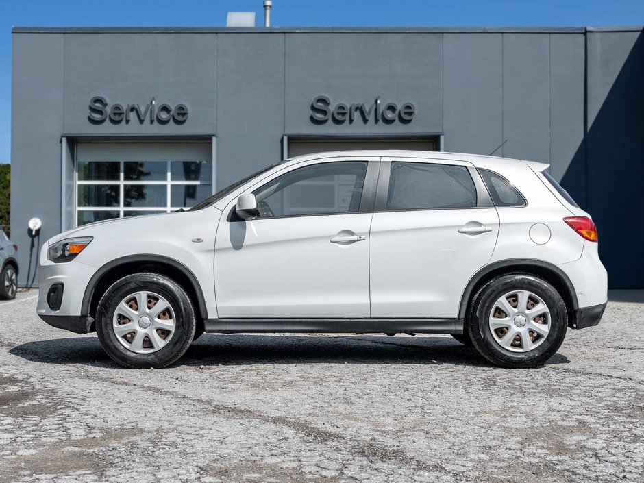 Mitsubishi RVR 2WD 4dr Manual ES   AS IS 2015-2