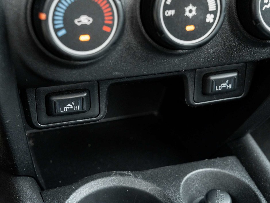 Mitsubishi RVR 2WD 4dr Manual ES   AS IS 2015-15