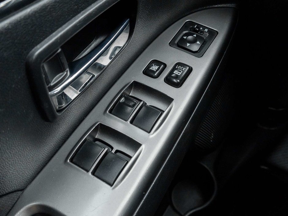2018 Mitsubishi RVR SE LTD AWC   TRADE IN   AS IS-12