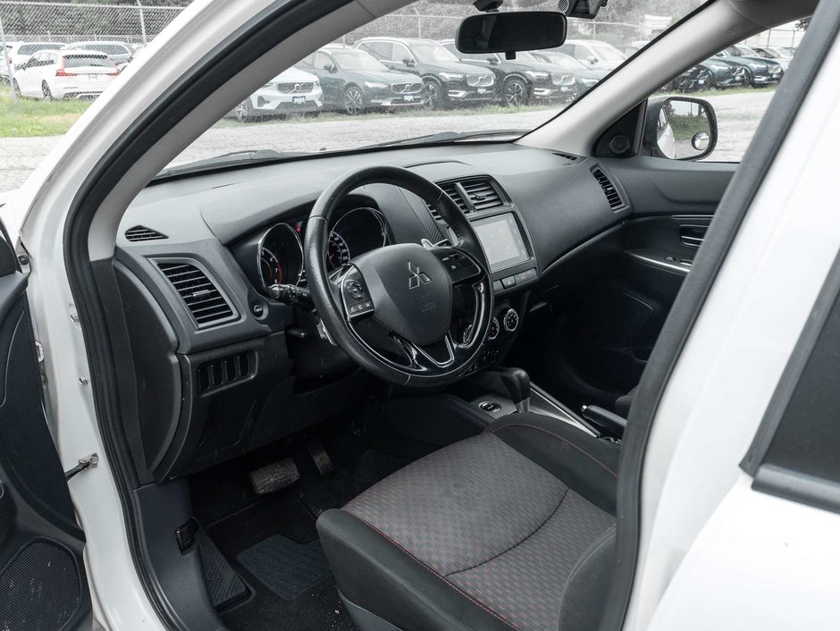 2018 Mitsubishi RVR SE LTD AWC   TRADE IN   AS IS-6