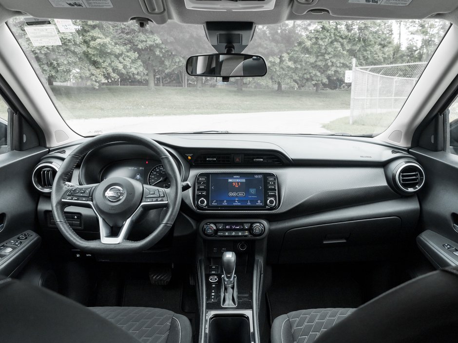 2021 Nissan Kicks SV FWD-18