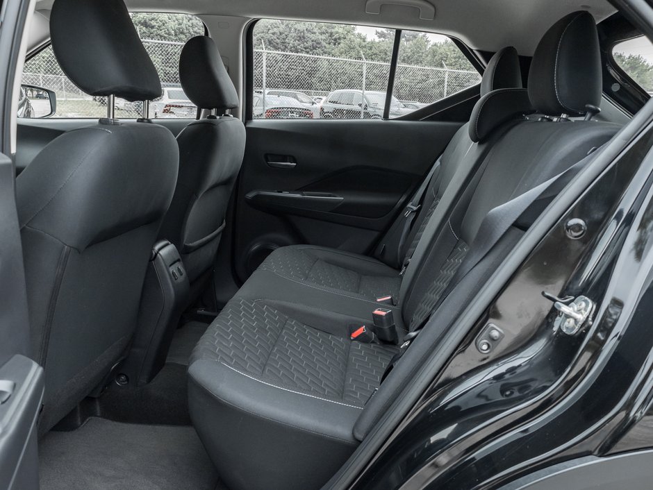 2021 Nissan Kicks SV FWD-17