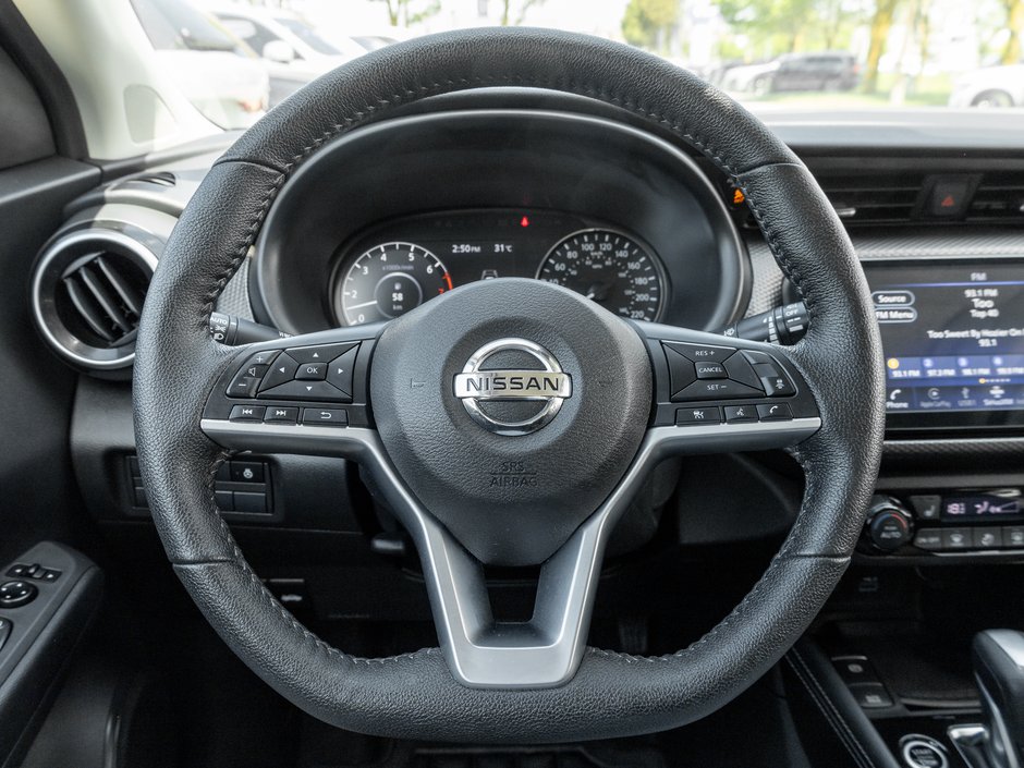2021 Nissan Kicks SV FWD   LOW KM   AVAILABLE FOR FINANCING-8