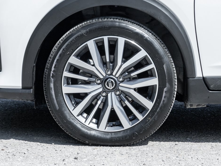 Nissan Kicks SR FWD  TRADE IN  NO ACCIDENTS  ONE OWNER 2021-3