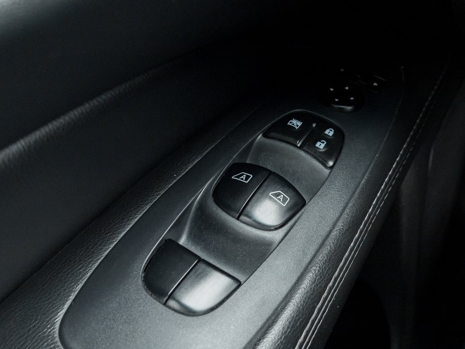 2014 Nissan Pathfinder 4WD 4dr SL-11