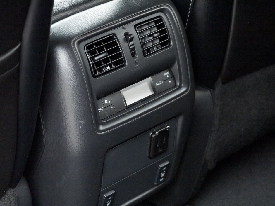 2014 Nissan Pathfinder 4WD 4dr SL-23