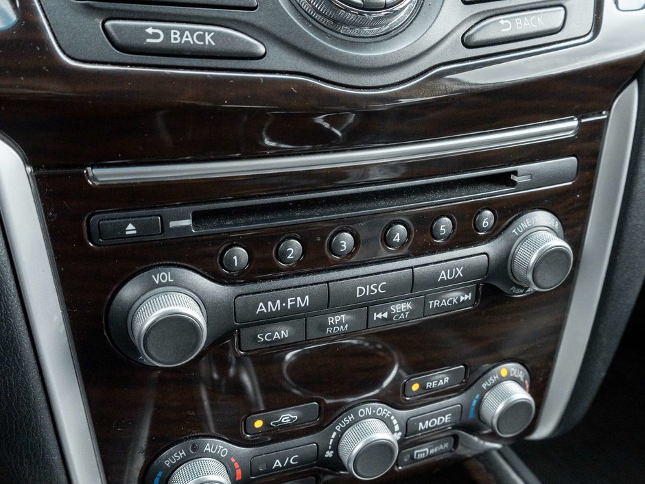 2016 Nissan Pathfinder SL-18