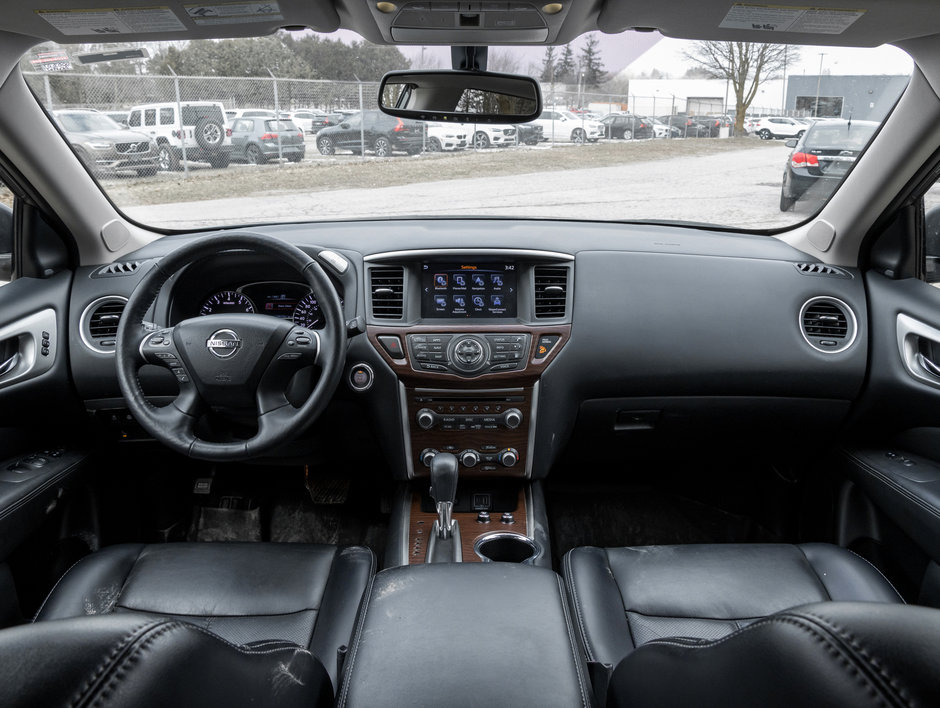 Nissan Pathfinder 4x4 Platinum 2019-23