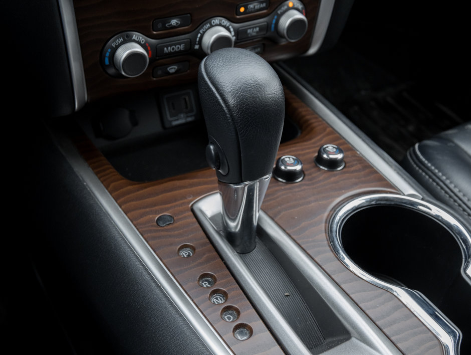 Nissan Pathfinder 4x4 Platinum 2019-14