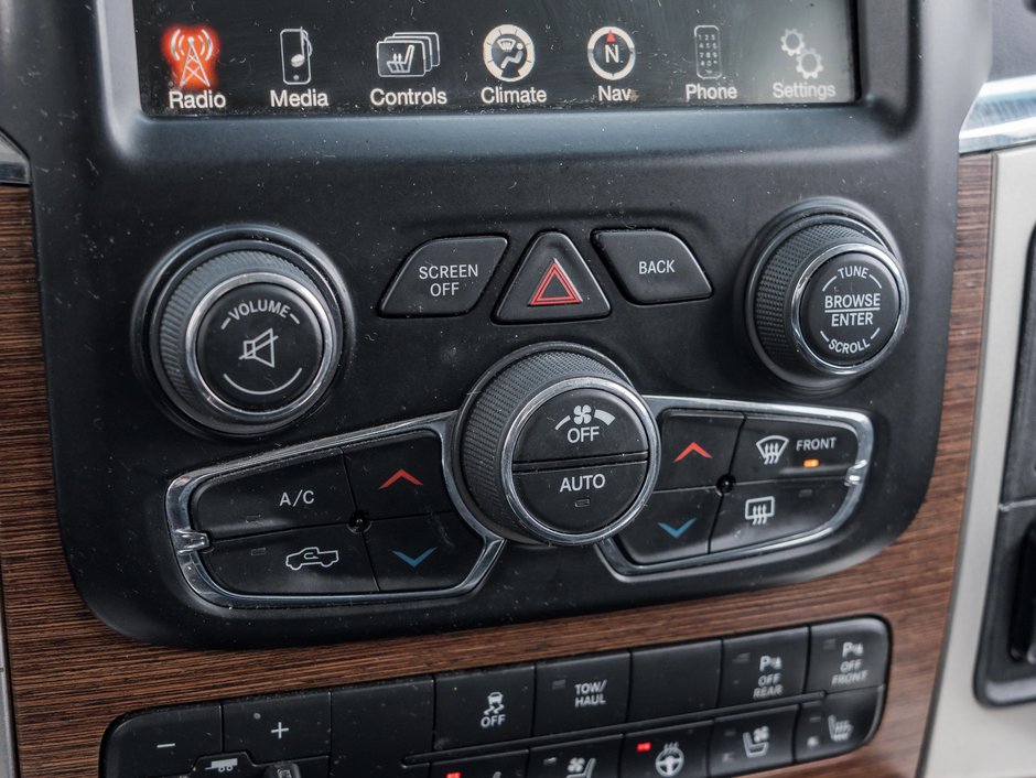 2015 Ram 1500 4WD Crew Cab Laramie ONE OWNER  NO ACIDENTS  AS IS-15