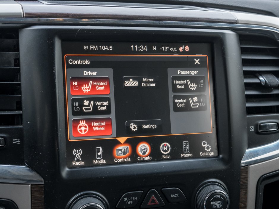 2015 Ram 1500 4WD Crew Cab Laramie ONE OWNER  NO ACIDENTS  AS IS-17