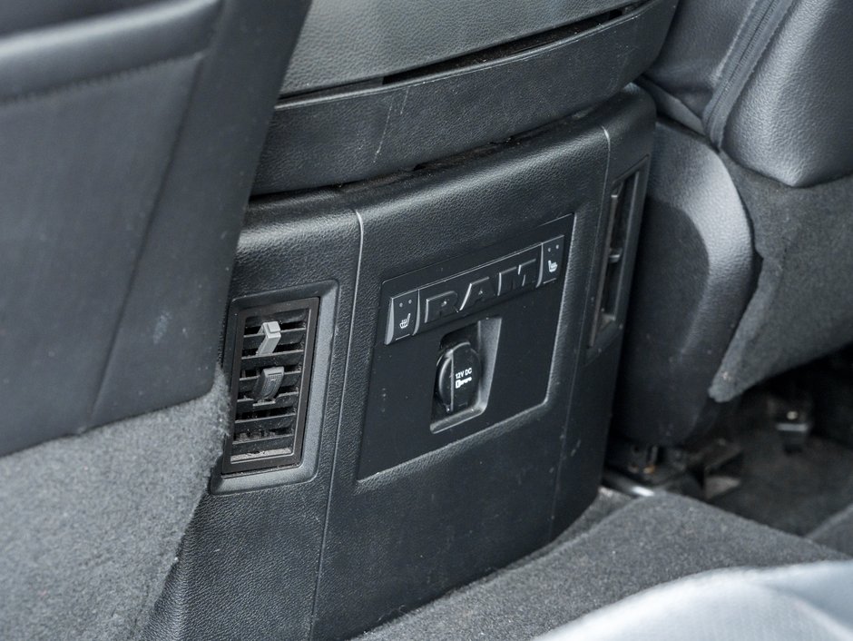 2015 Ram 1500 4WD Crew Cab Laramie ONE OWNER  NO ACIDENTS  AS IS-22