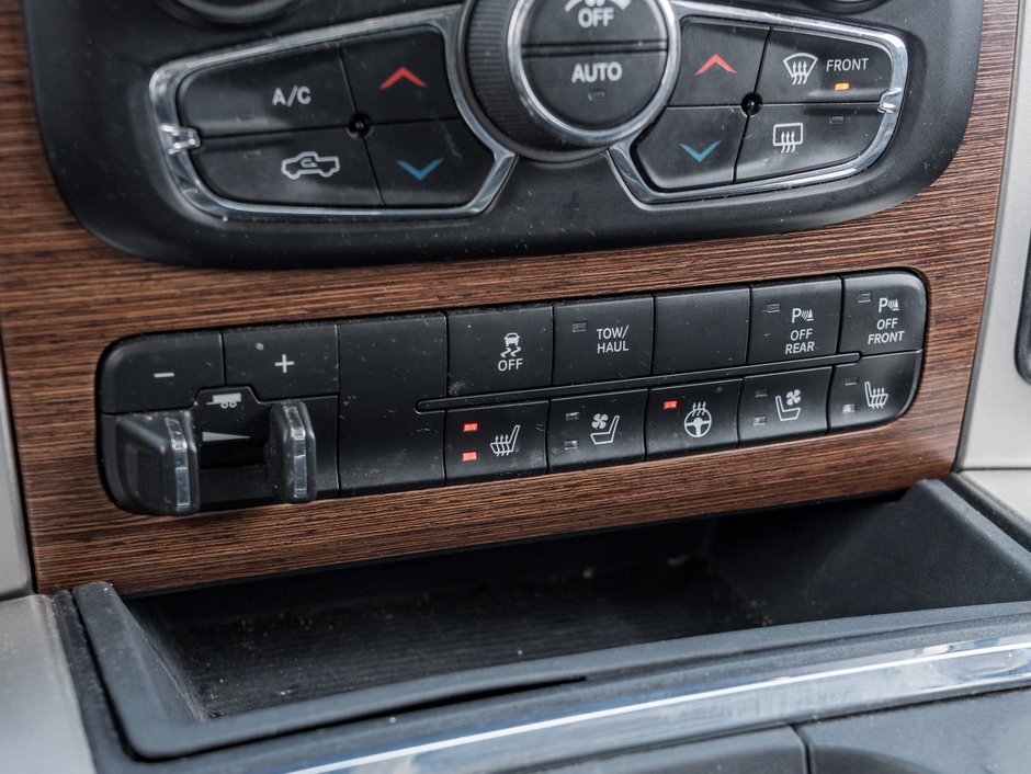 2015 Ram 1500 4WD Crew Cab Laramie ONE OWNER  NO ACIDENTS  AS IS-14