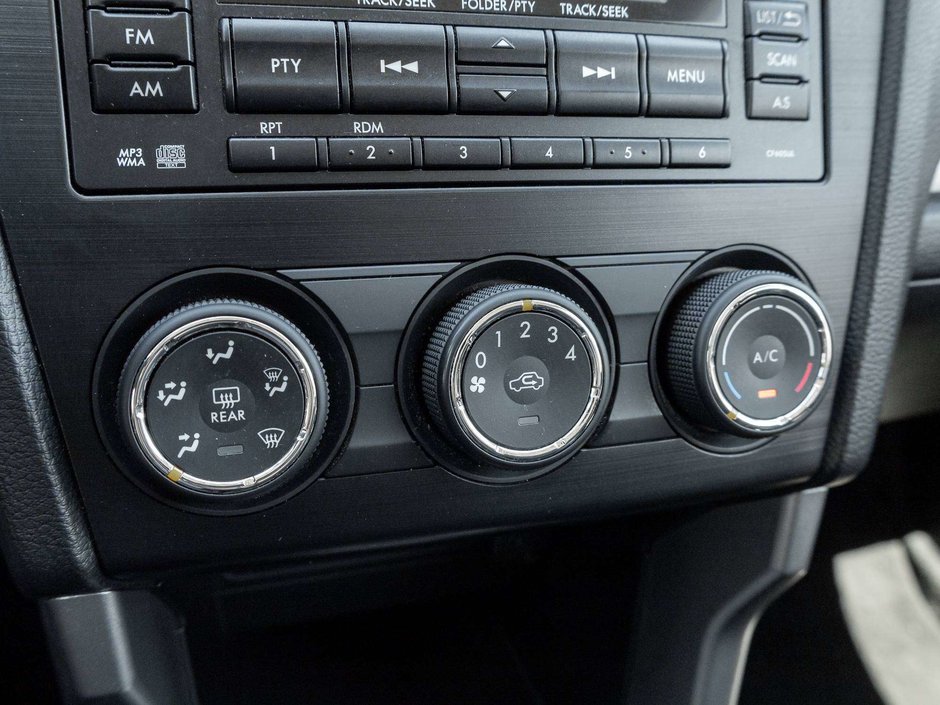 Subaru Forester 2.5i  TRADE IN  LOW KM  AS TRADED  BOXER ENGINE 2014-14