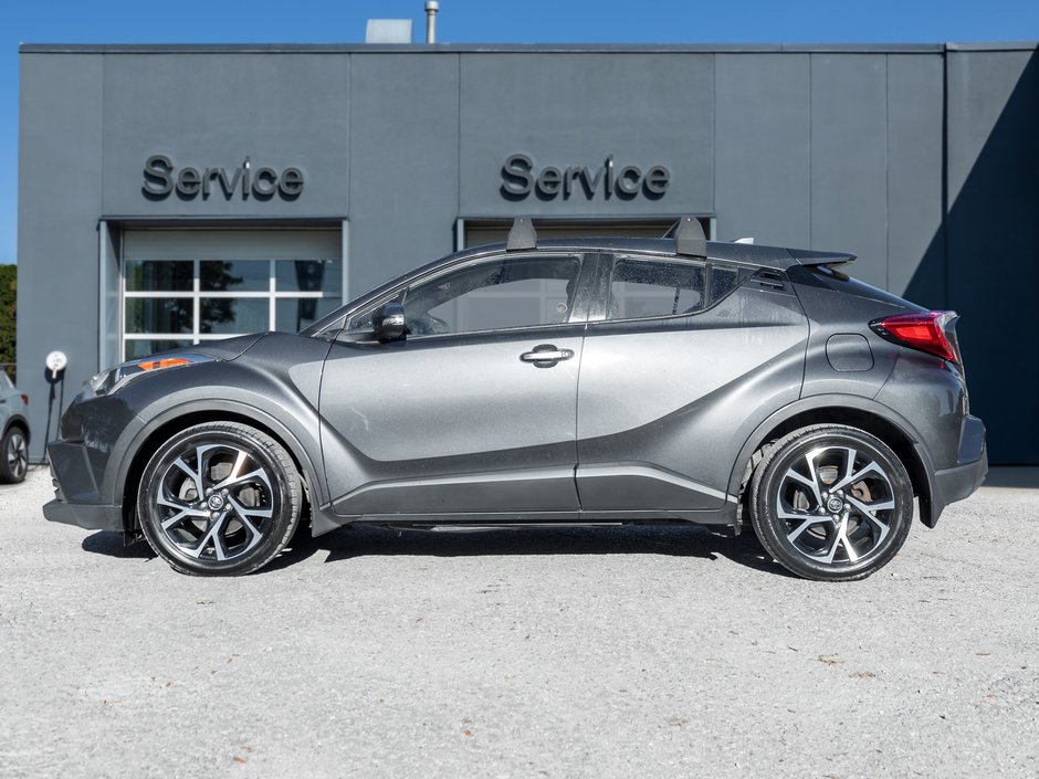 2018 Toyota C-HR FWD XLE / SAFETY CERTIFIED / ACCIDENT FREE-2