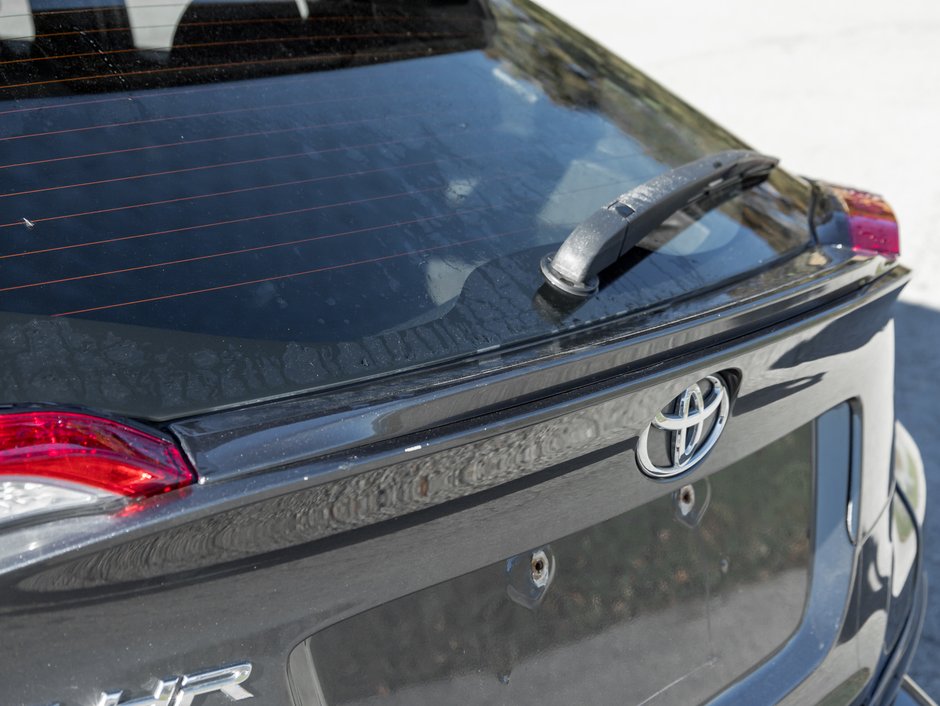2018 Toyota C-HR FWD XLE / SAFETY CERTIFIED / ACCIDENT FREE-6