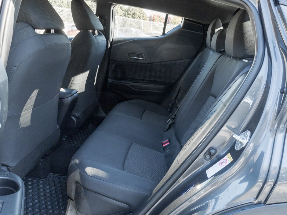 2018 Toyota C-HR FWD XLE / SAFETY CERTIFIED / ACCIDENT FREE-19
