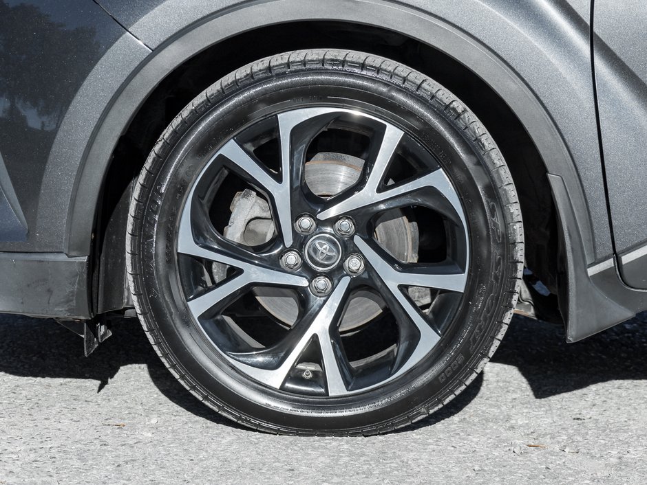 2018 Toyota C-HR FWD XLE / SAFETY CERTIFIED / ACCIDENT FREE-3