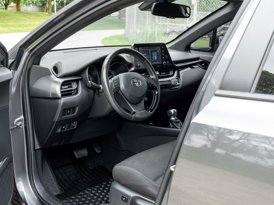 2019 Toyota C-HR FWD   AVAILABLE FOR FINANCING-8