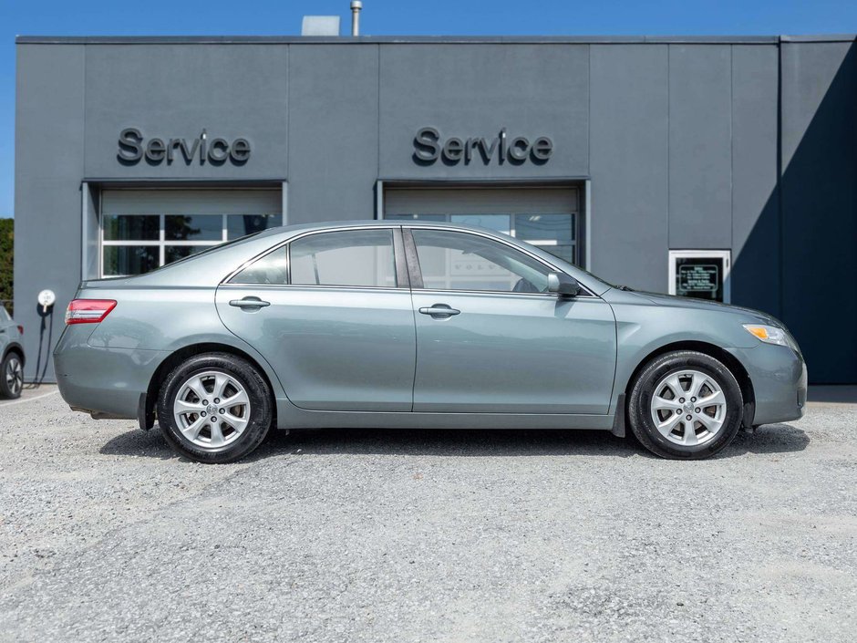 2011 Toyota Camry LE  CONVENIENCE PACK  CLEAN CARFAX  AS IS-4
