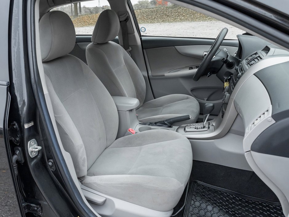 2012 Toyota Corolla 4dr Sdn Auto LE  AS IS  AS TRADED-18