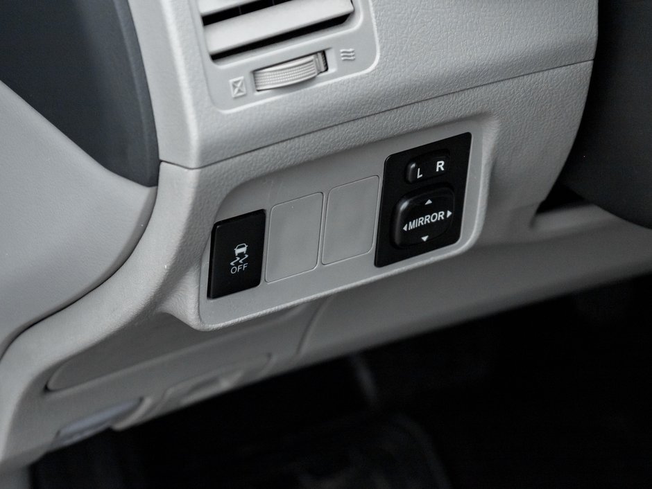 2012 Toyota Corolla 4dr Sdn Auto LE  AS IS  AS TRADED-12